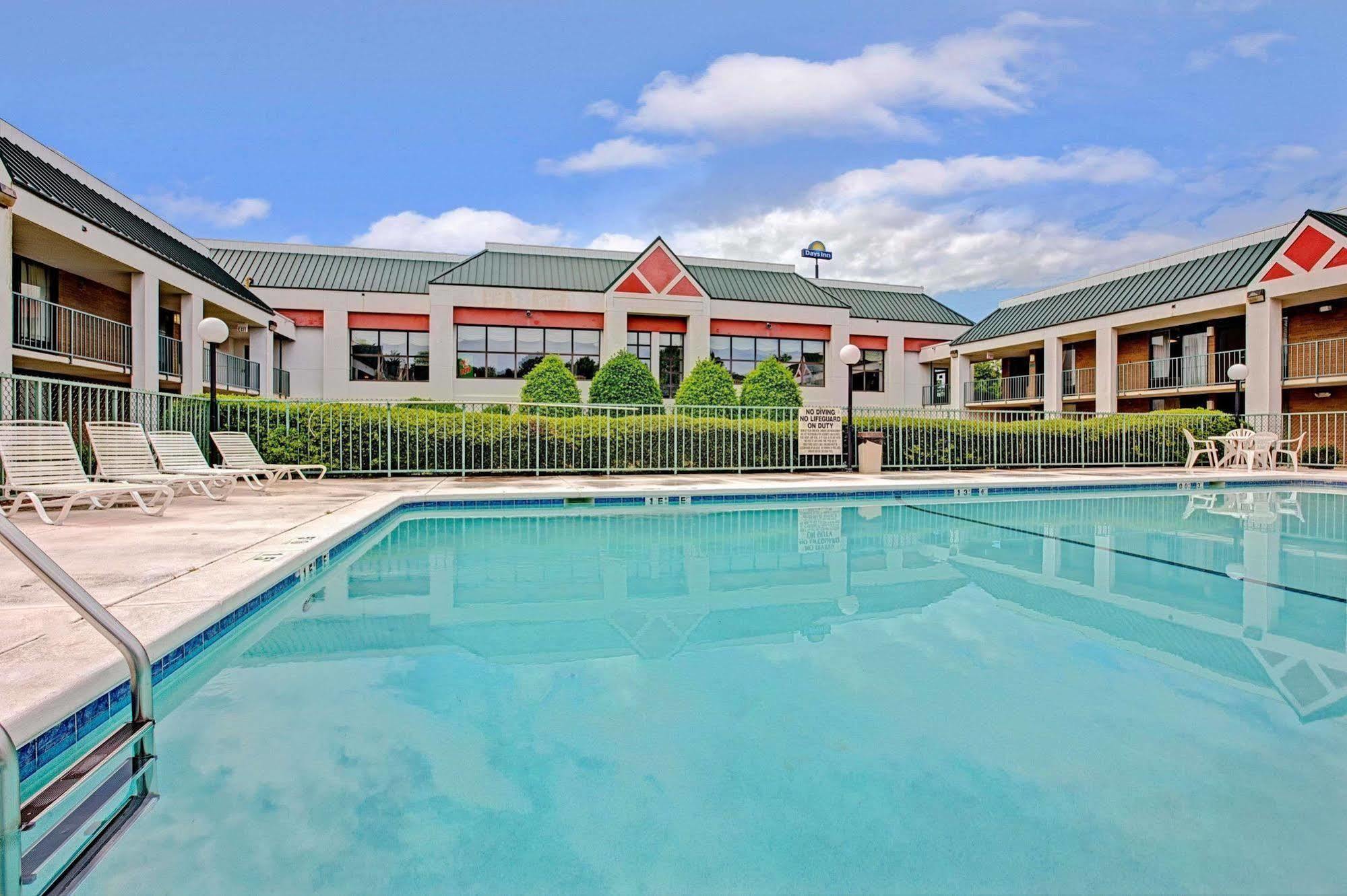 Days Inn Lake Norman Cornelius Esterno foto